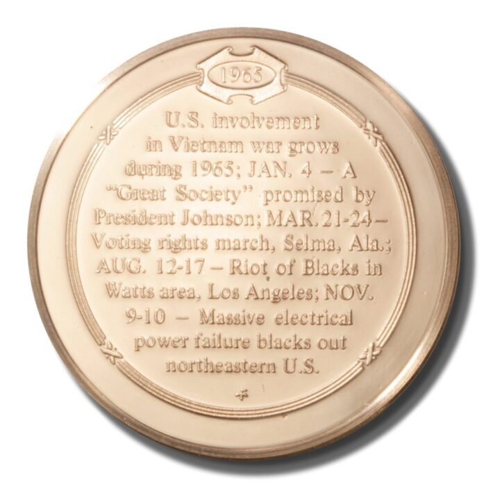 Franklin Mint History of US Vietnam War escalation 1965 45mm Proof Bronze Medal - Image 2